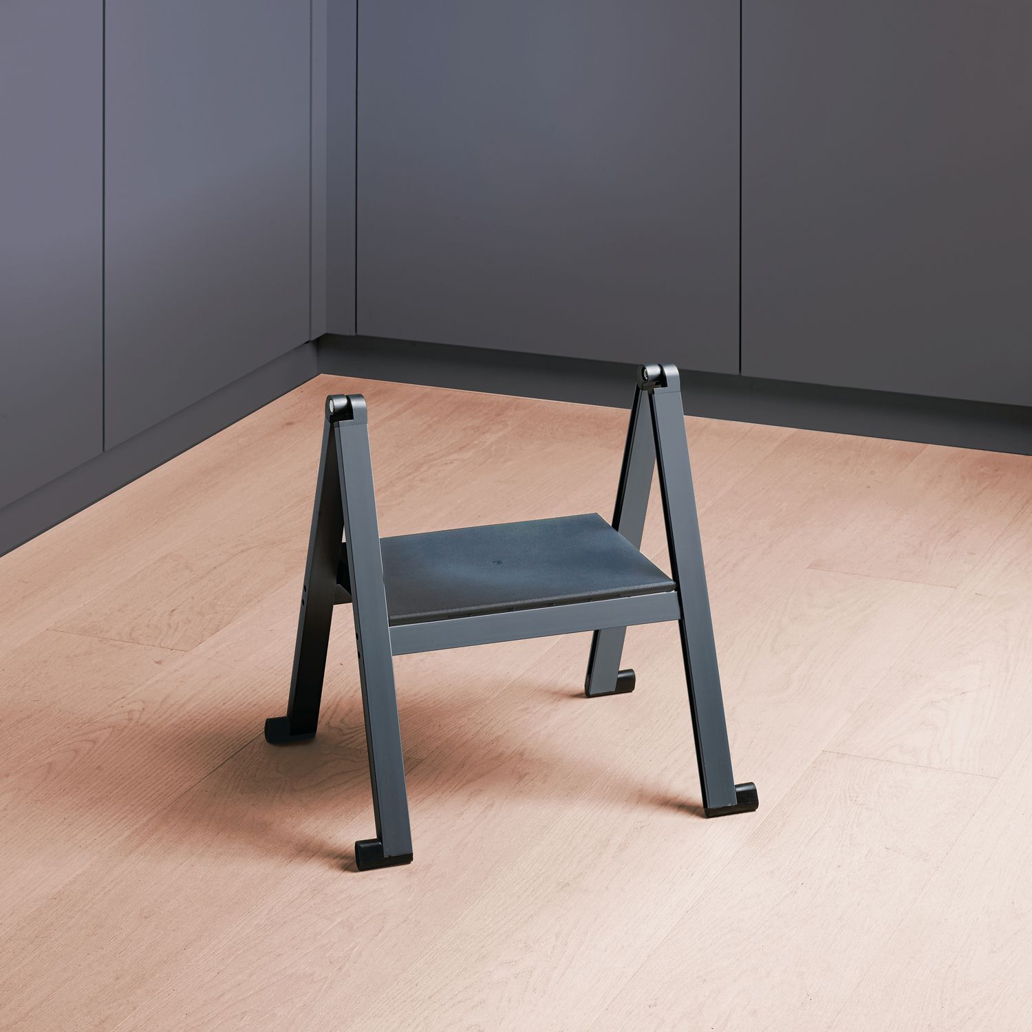 1 TABURETE P/TABLERO NEGRO H490